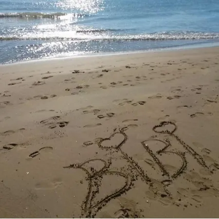 Апартаменти Flat Next To The Sea In